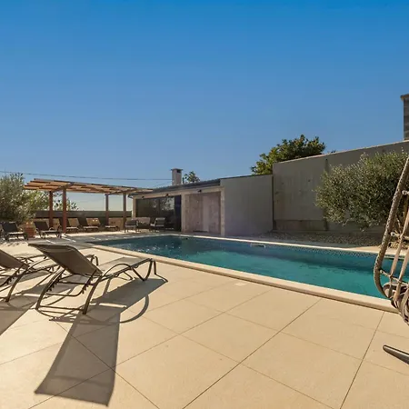 Petar Zadarvillas Donji Kasic