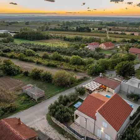 Petar Zadarvillas Donji Kasic