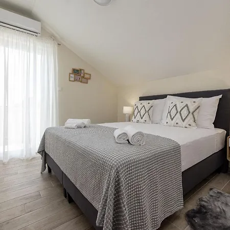 Petar Zadarvillas Villa *