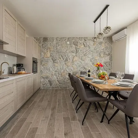 Petar Zadarvillas Donji Kasic