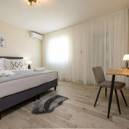 Petar Zadarvillas Willa