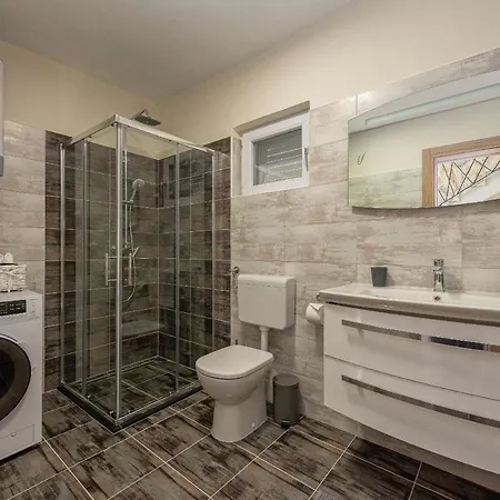 Petar Zadarvillas Donji Kasic