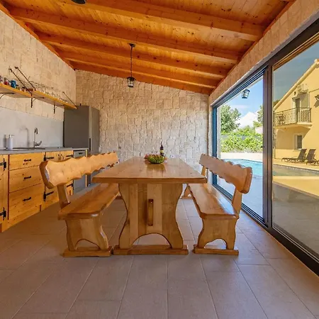 Petar Zadarvillas Villa