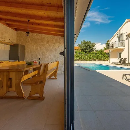 Petar Zadarvillas Villa *