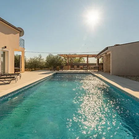 Petar Zadarvillas Villa *