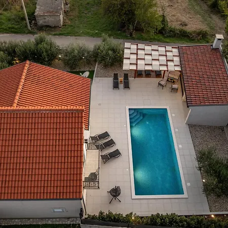 וילה Petar Zadarvillas