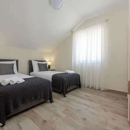 Βίλα Petar Zadarvillas