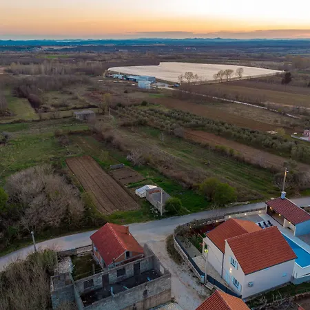 Petar Zadarvillas Βίλα