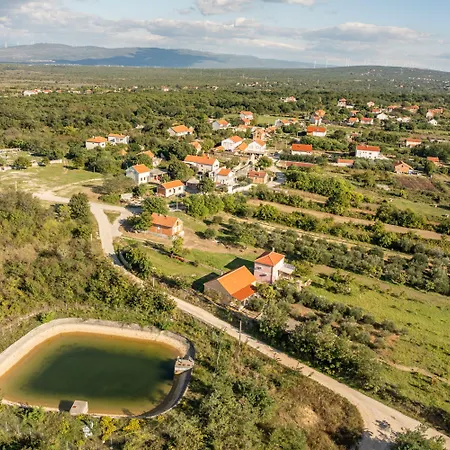 Βίλα Petar Zadarvillas *