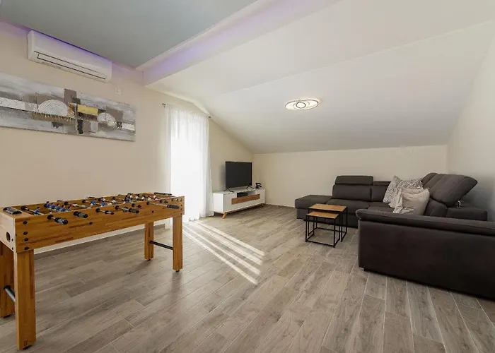 Вилла Petar Zadarvillas Donji Kasic