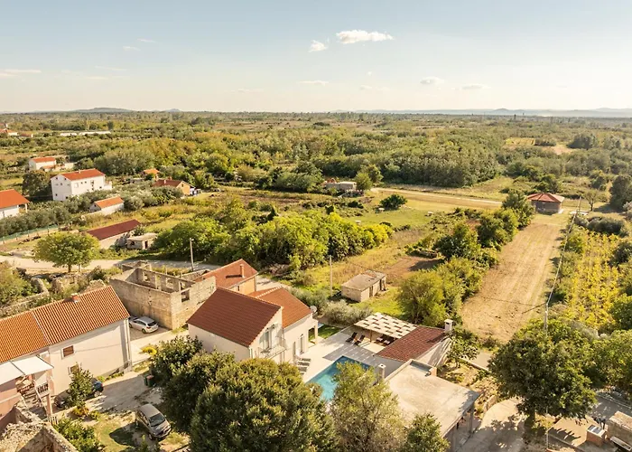 Petar Zadarvillas וילה *